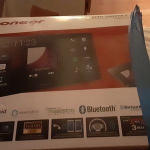 (PRICE NEGOTIABLE) Pioneer dmh-2600nex radio